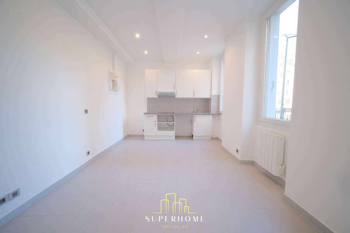 Appartement à MARSEILLE-4E