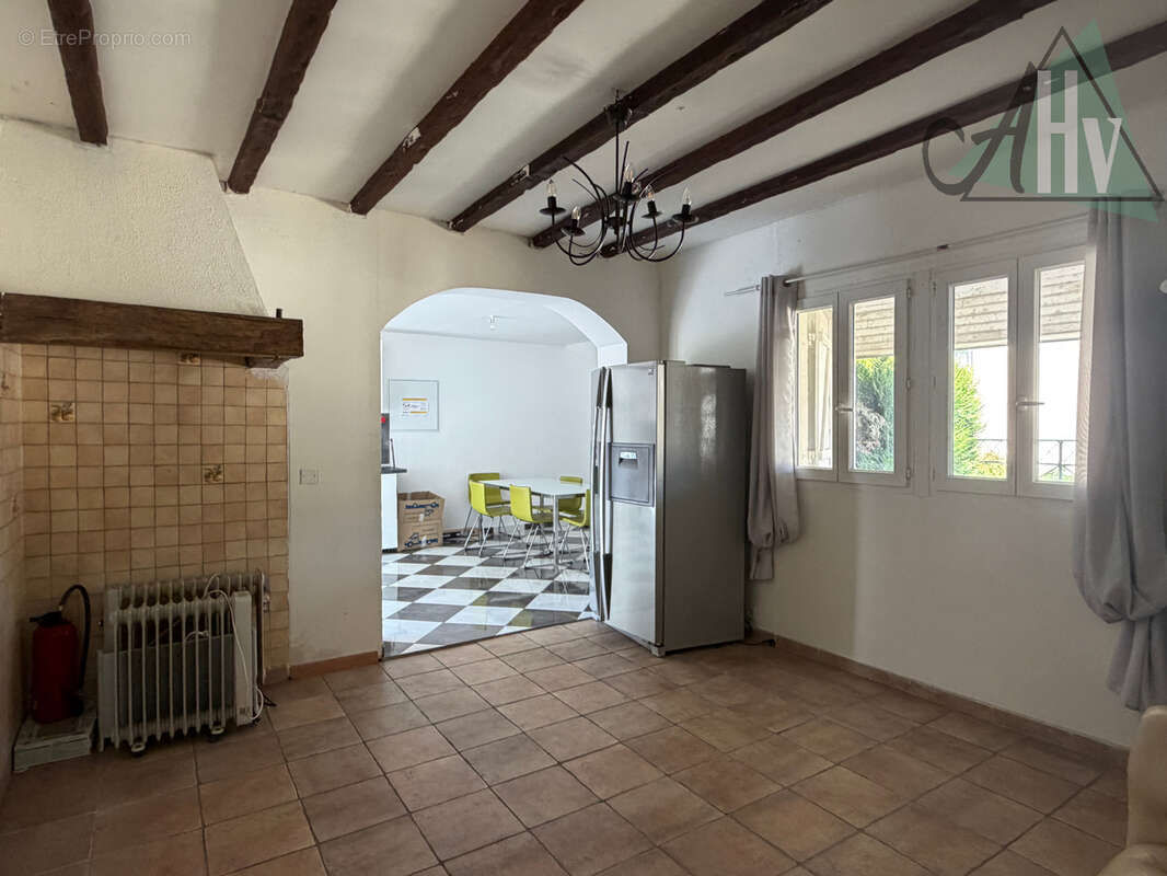 Maison fonctionnelle de plain-pied - 193 m2 - 7 pièces - Secteur Sourdun - photo 7