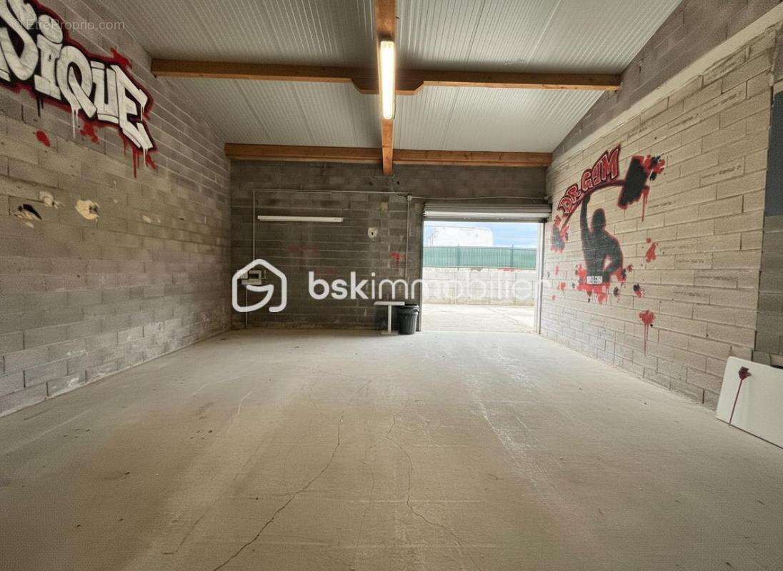 Commerce à COLOMBIERS