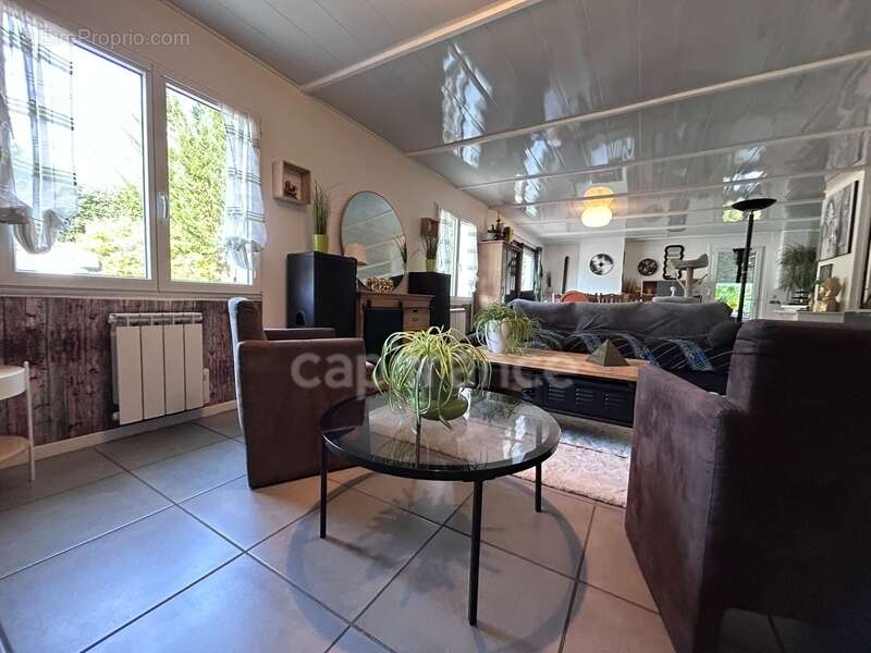 Dpt Dordogne (24), à vendre SAINT JORY LAS BLOUX maison P4 de 127 m² - Terrain de 3 670,00 m² - Plain pied - photo 4
