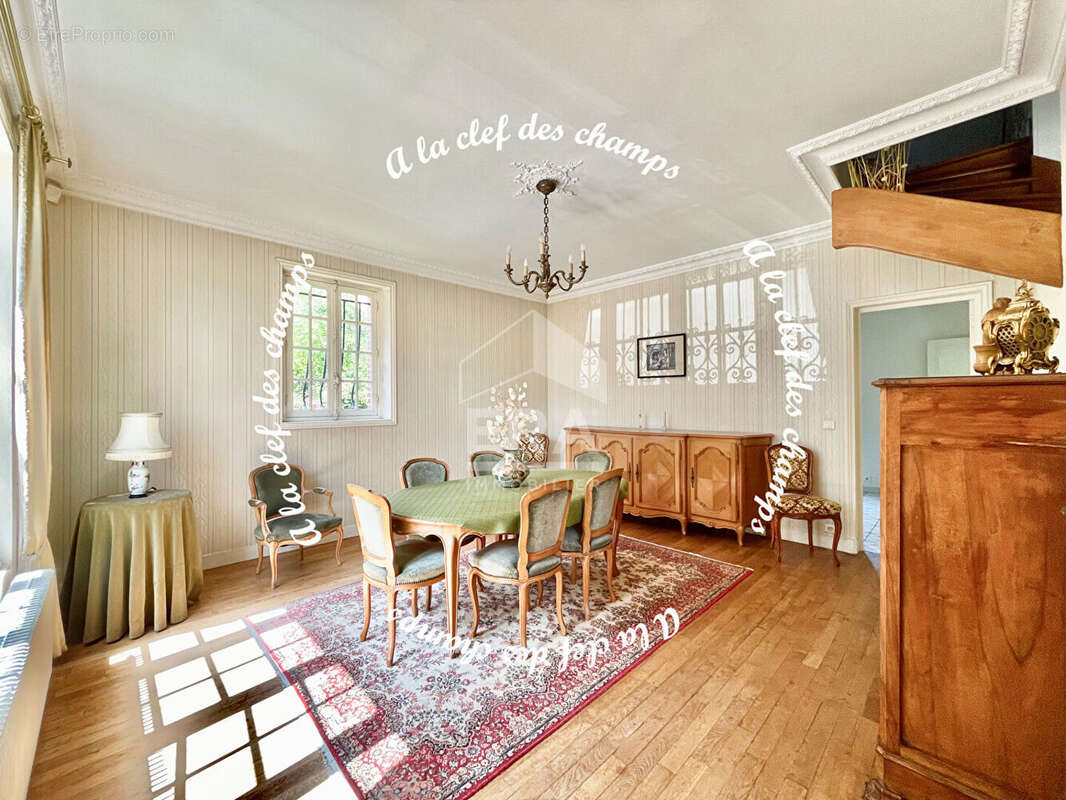 Maison à SAINT-REMY-LES-CHEVREUSE