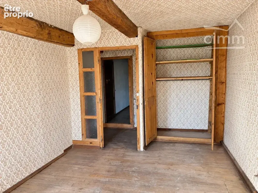 Saint-Nazaire-les-Eymes – Maison de village en pierre de 105 m² avec jardin - photo 8