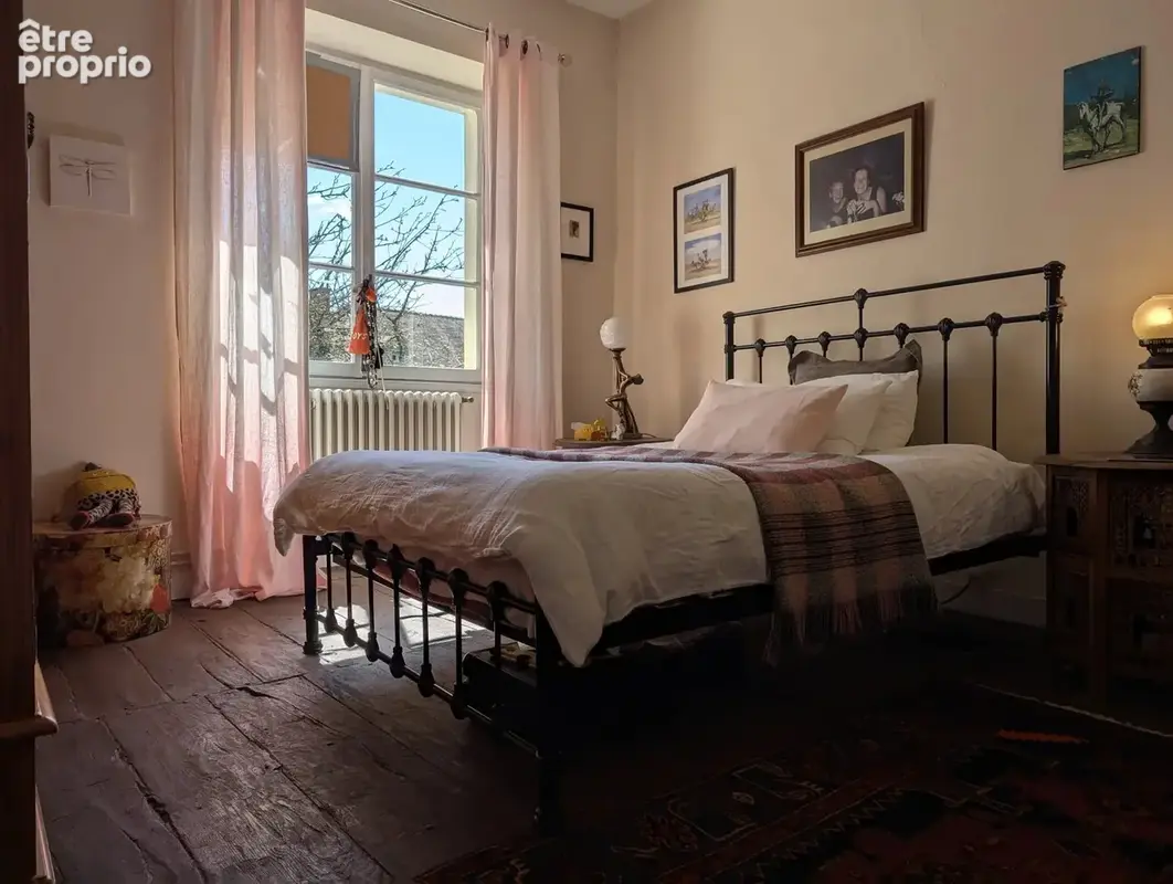 Deux propriétés de caractère au coeur de Montmorillon - photo 5