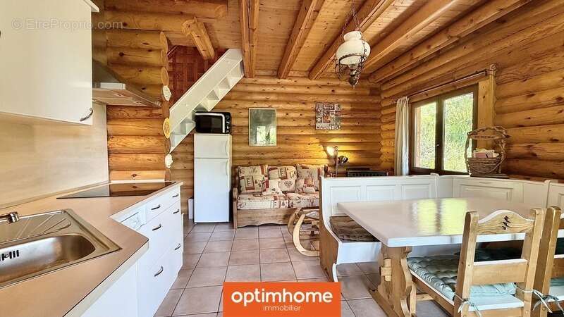 EXCLUSIVITÉ – Chalet fuste (rondins) meublé – 46 m² – Terrain 1 500 m² – Basse-sur-le-Rupt – Hautes-Vosges - photo 3