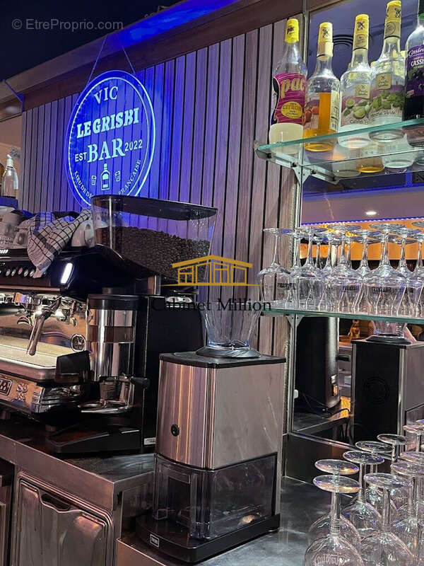 Commerce à VIC-LA-GARDIOLE