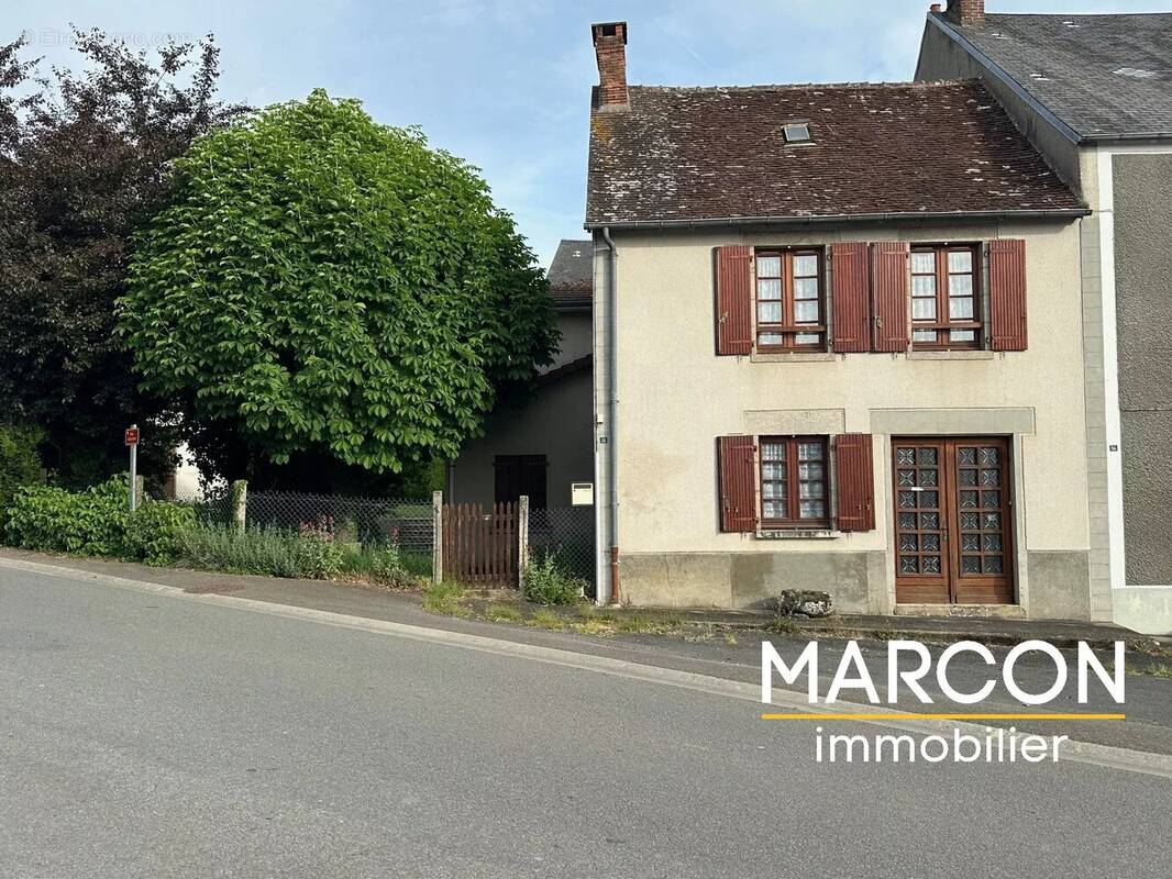 Maison à AZERABLES