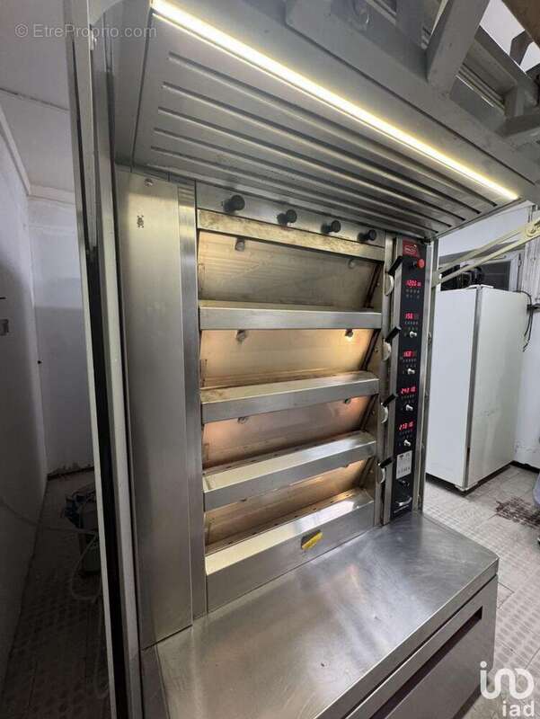 Photo 6 - Commerce à COMBS-LA-VILLE