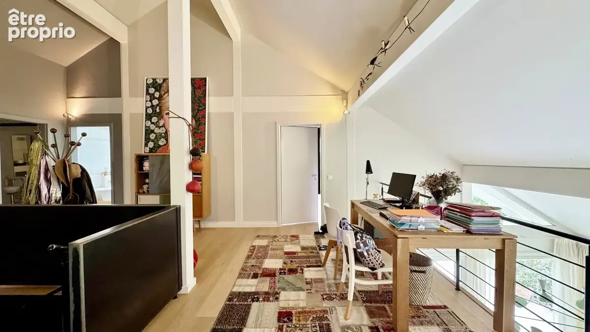 Villa d'architecte de 300 m² avec piscine et jardin de 1100 m², au calme absolu - photo 20
