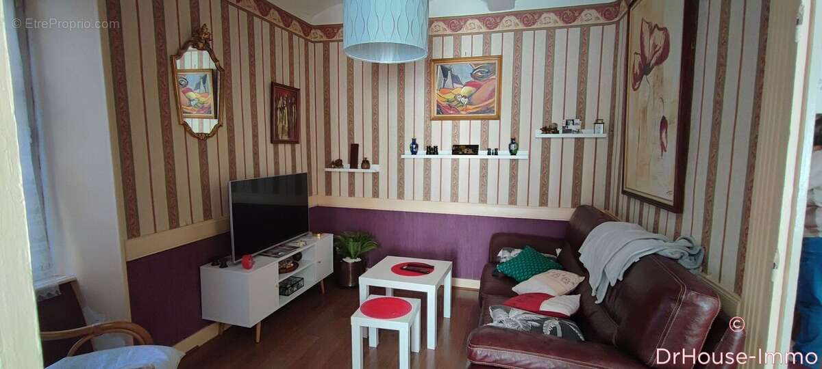 Maison à SIAUGUES-SAINTE-MARIE