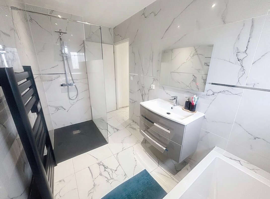 Maison recente de plain pied de 152 m² - photo 8