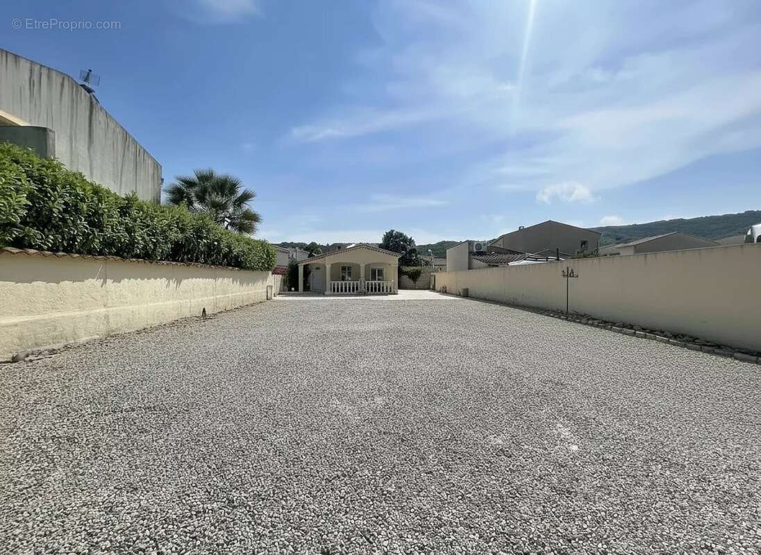 Maison à VILLENEUVE-LOUBET
