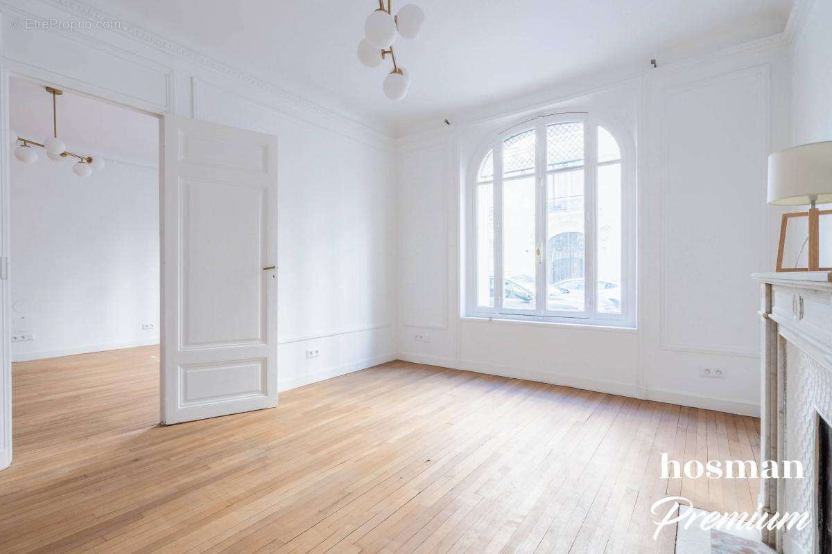 Appartement à PARIS-7E