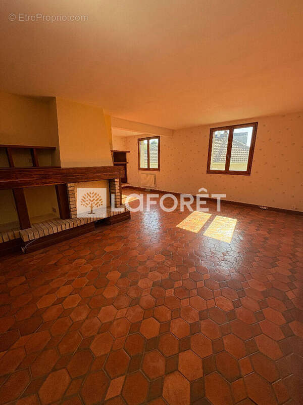 Maison à RIOM-ES-MONTAGNES