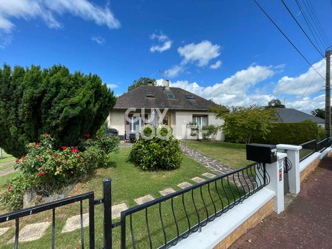 Maison à BERNAY