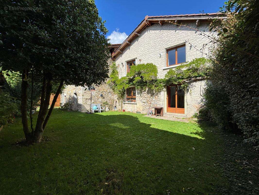 Maison à SAINT-ETIENNE-DE-CROSSEY