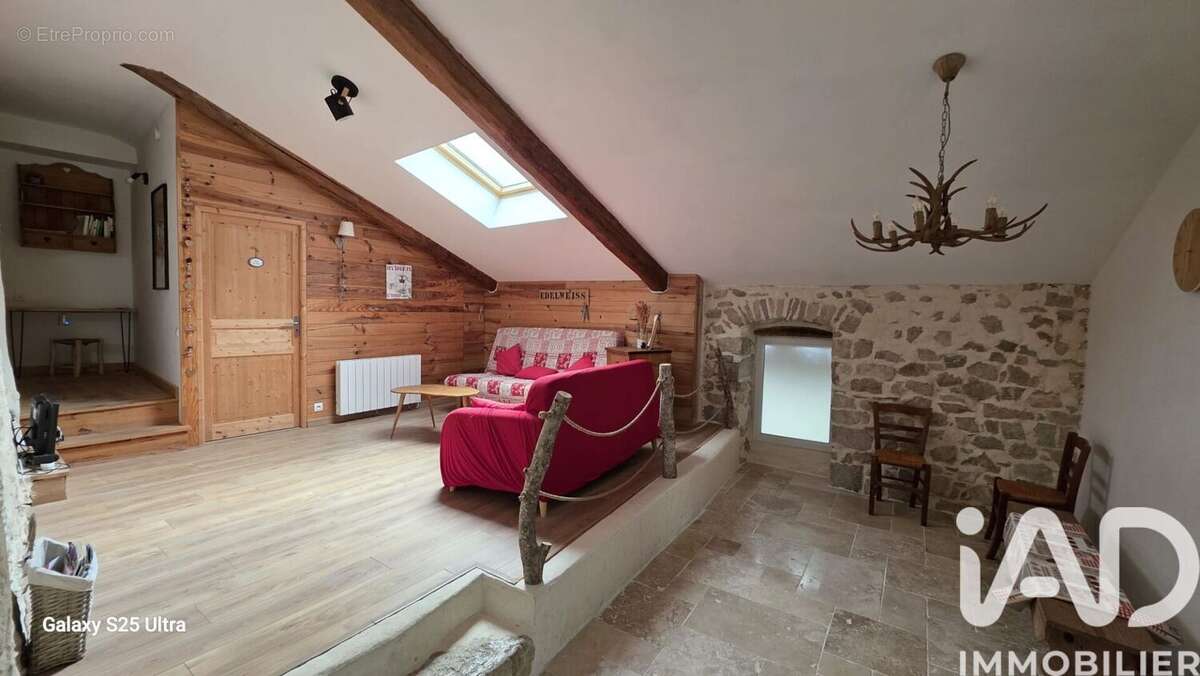 Maison 202 m² à La Piarre  - photo 2