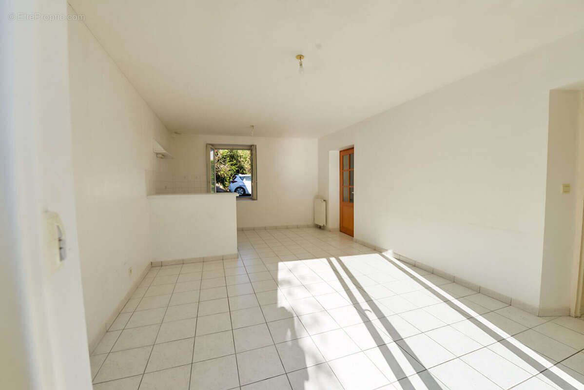 Maison 2ch - jardin - 5 min murs erigne - photo 3