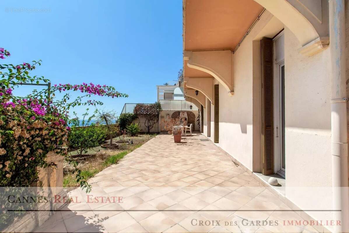 Appartement à ROQUEBRUNE-CAP-MARTIN