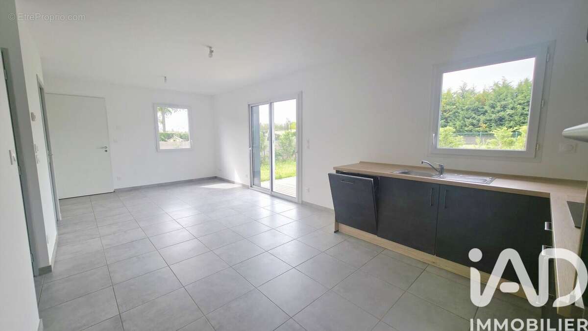 Photo 3 - Maison à MONTROND-LES-BAINS