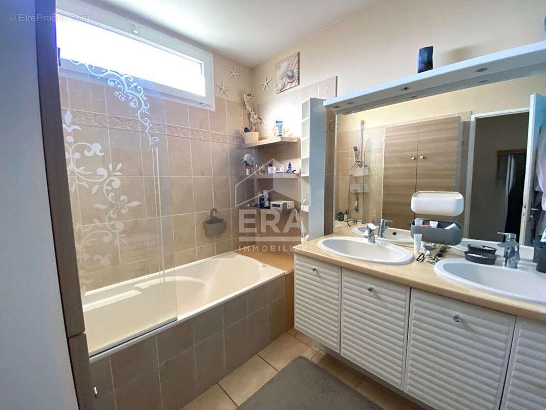 Maison à SERRES-CASTET