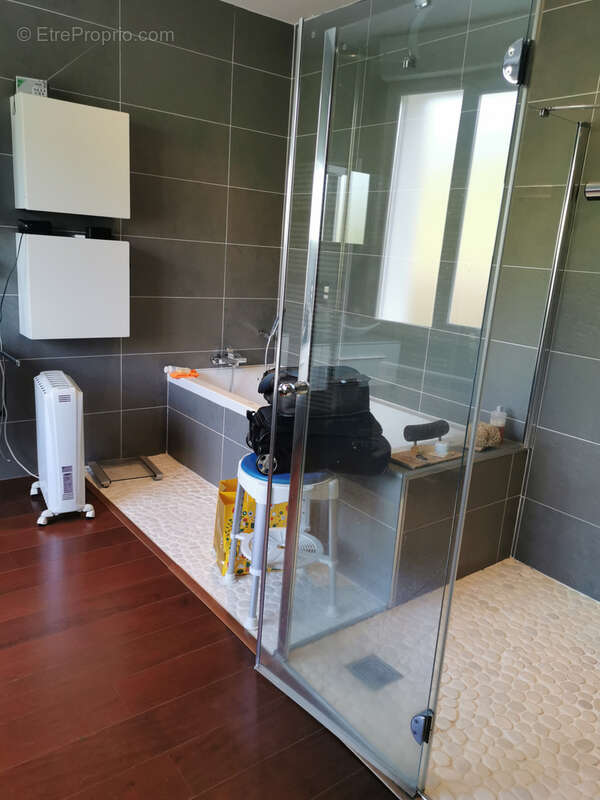 Maison à MURAT-SUR-VEBRE