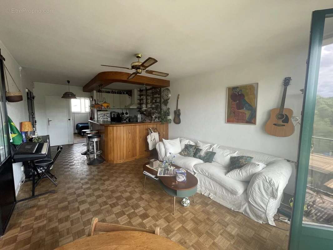 Appartement à PARIS-14E