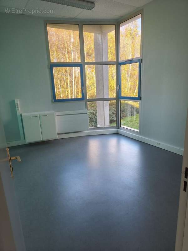 Commerce à HEROUVILLE-SAINT-CLAIR