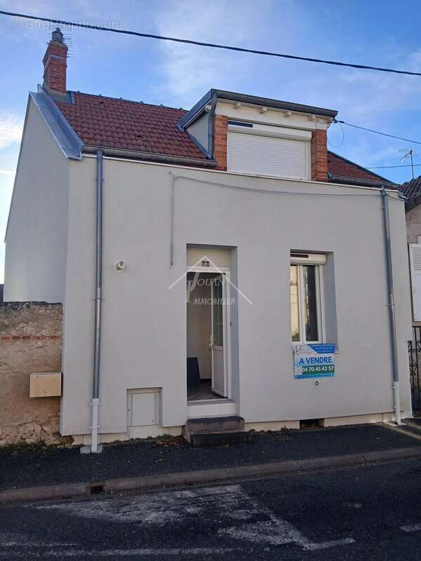 Maison à VARENNES-SUR-ALLIER