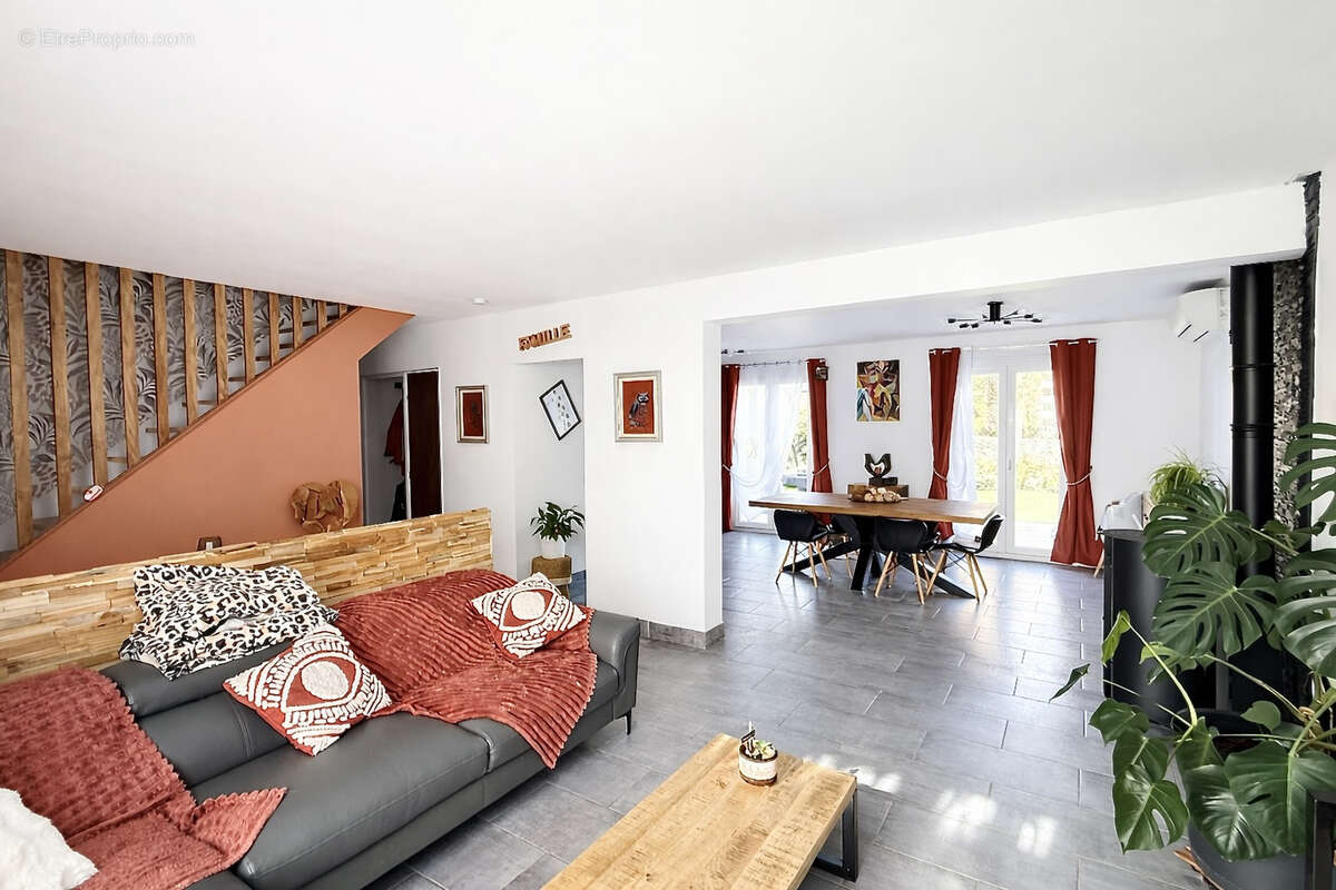 Maison familiale 4 chambres   130 m2   entièrement rénovée   terrain 515 m2 - photo 3