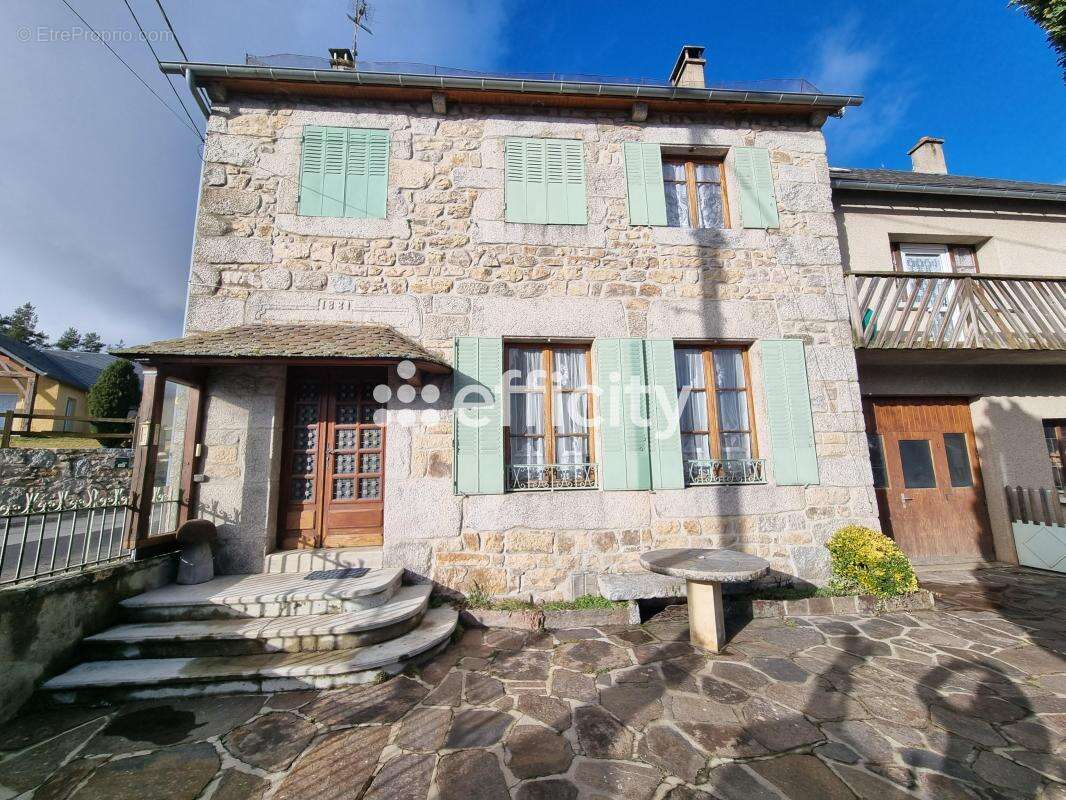 Maison à LES MONTS-VERTS