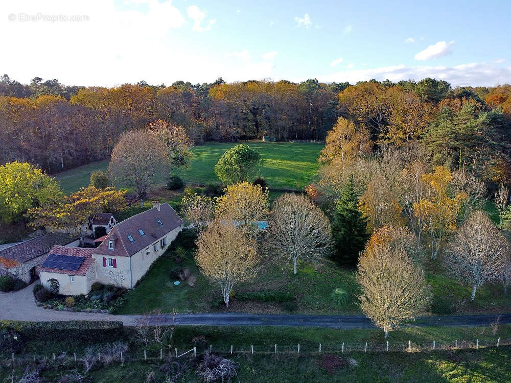 Maison à ROUFFIGNAC-SAINT-CERNIN-DE-REILHAC
