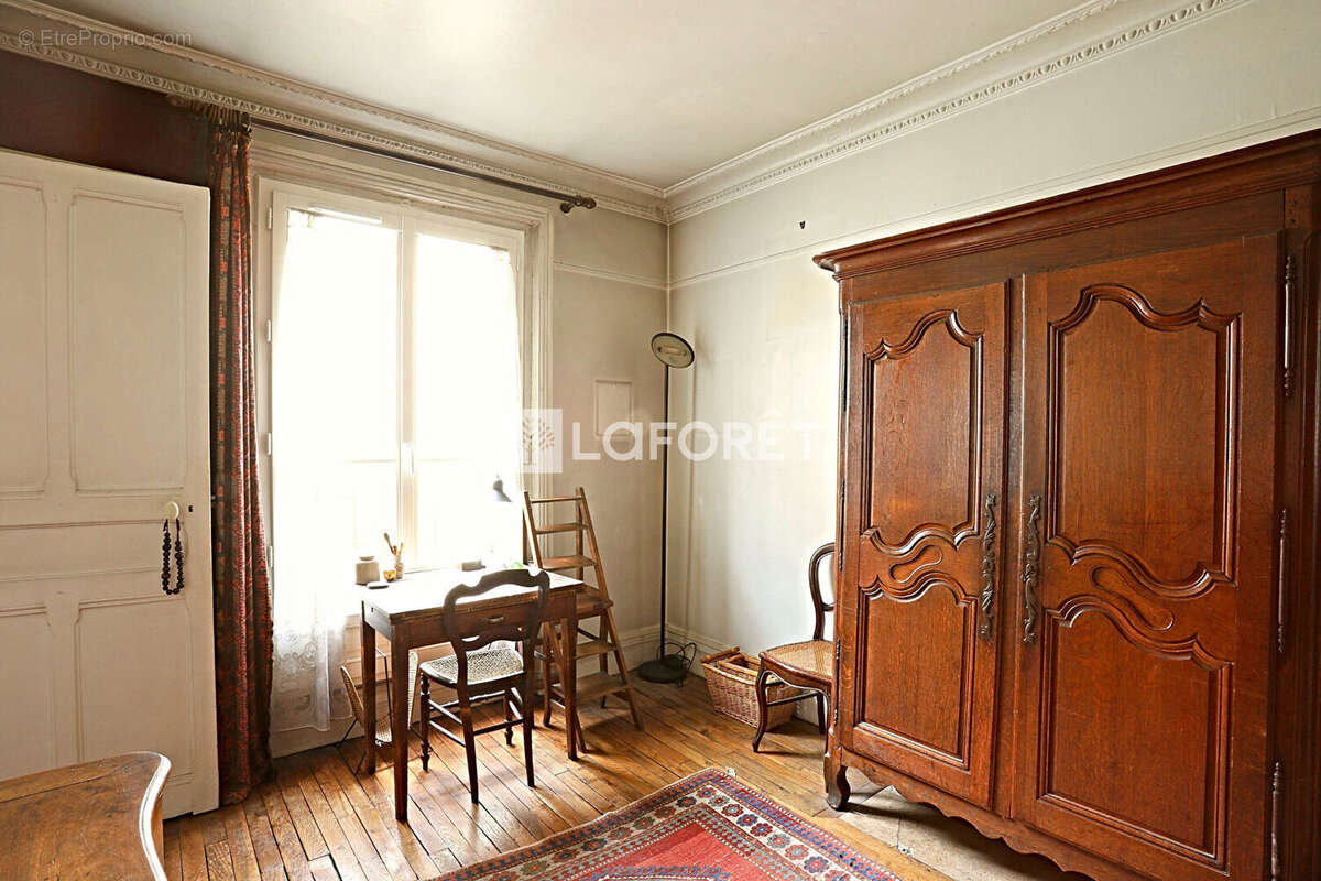 Appartement à PARIS-14E