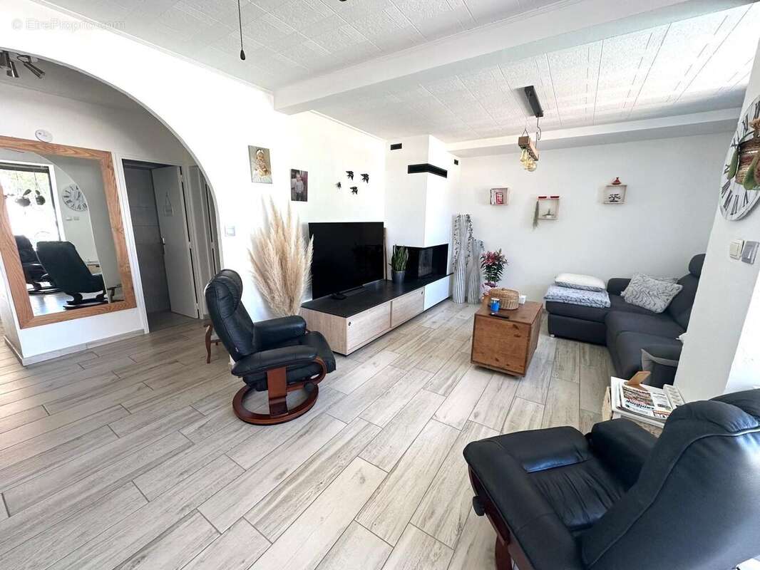 Maison 7 pièces 167 m² à vendre à Gastes (40160) - photo 3