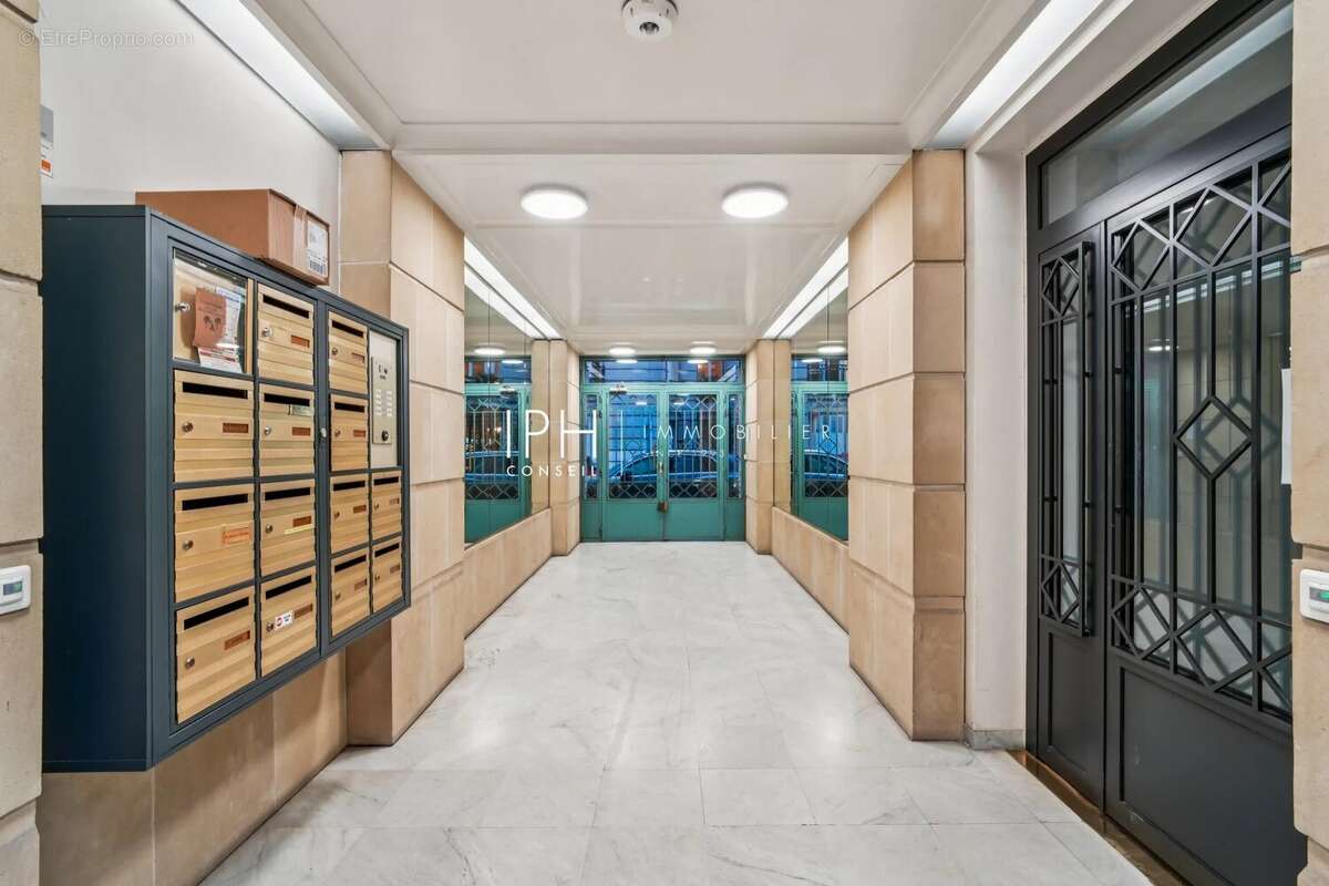 Appartement à NEUILLY-SUR-SEINE