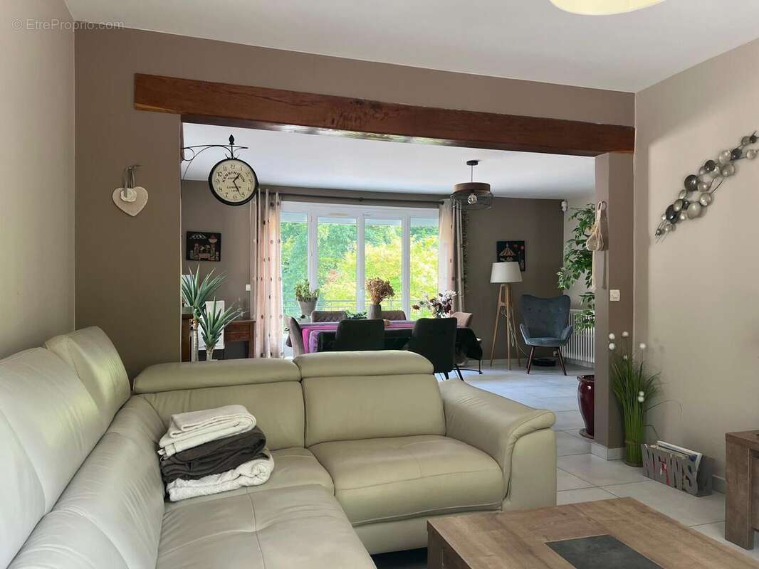 Photo 6 - Maison à LE MESNIL-SAINT-DENIS