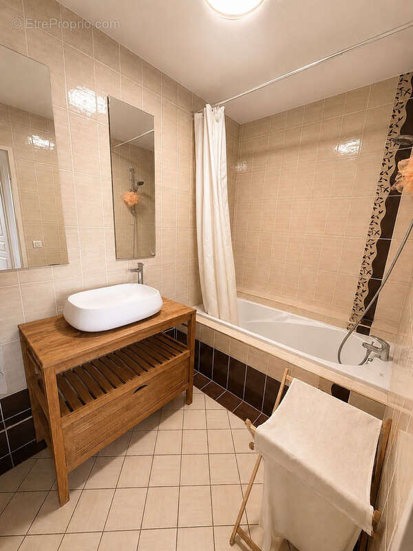 Appartement à VILLE-LA-GRAND