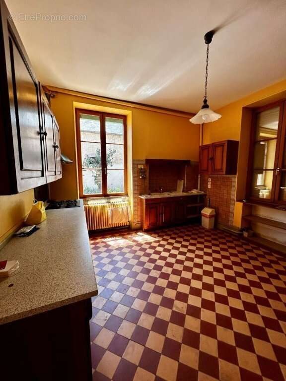 Maison de caractere coeur bazois  face au canal - toutes commodites - cour et dependances - - photo 3