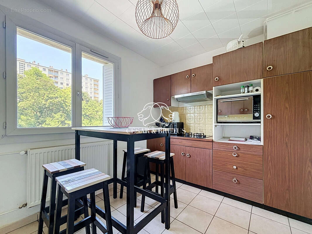 Appartement à OULLINS