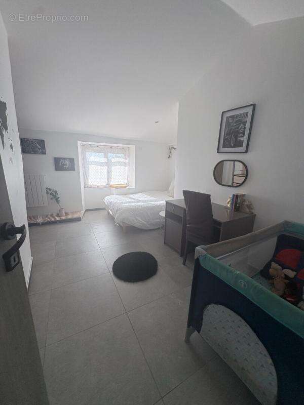 Appartement à MONTREVAULT