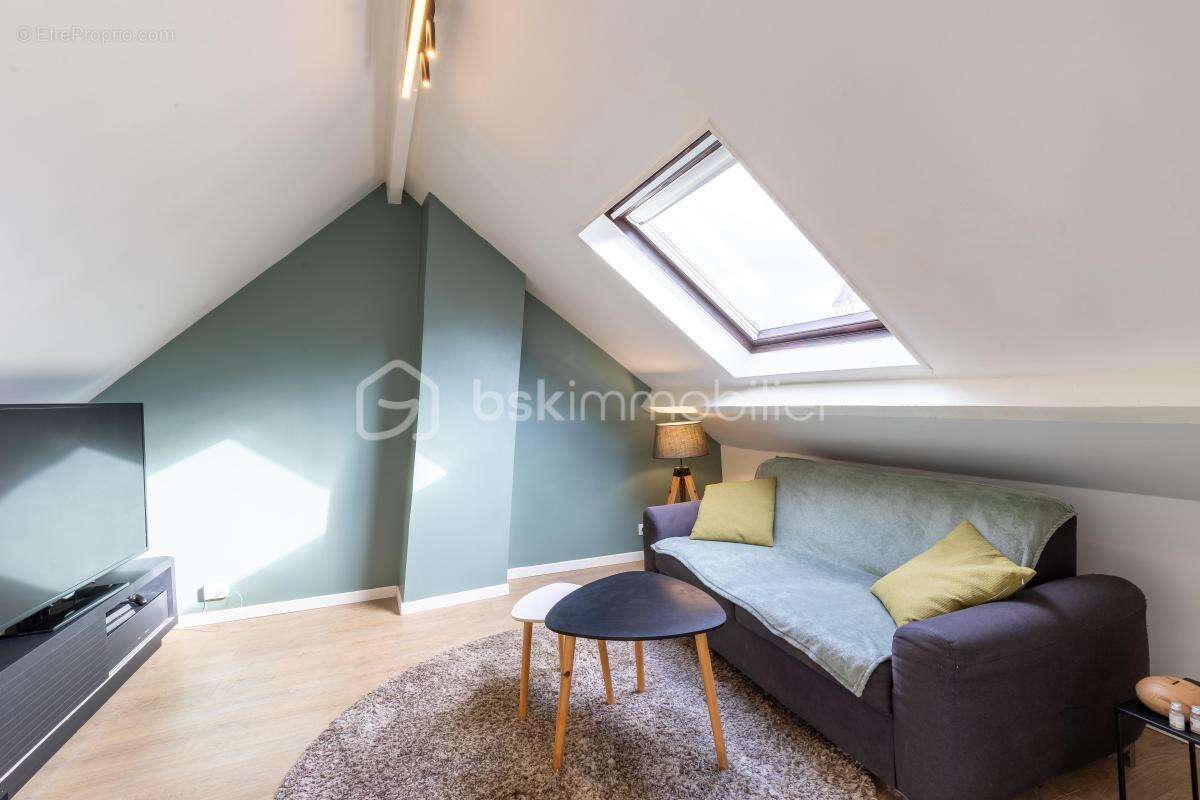 Appartement à PEROY-LES-GOMBRIES