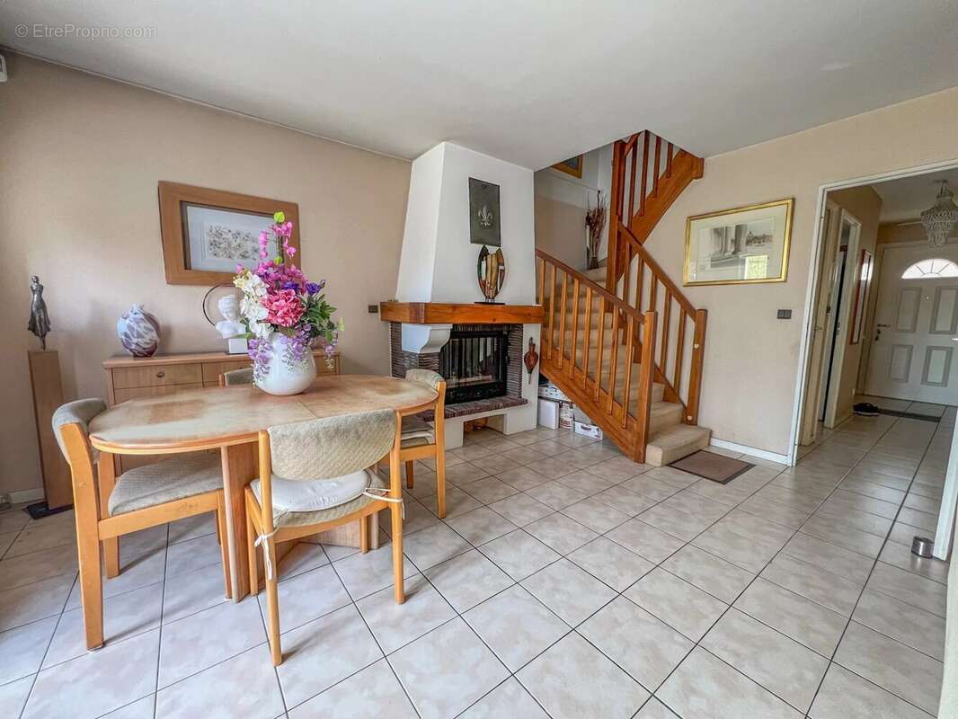 Maison à MONTIGNY-LE-BRETONNEUX