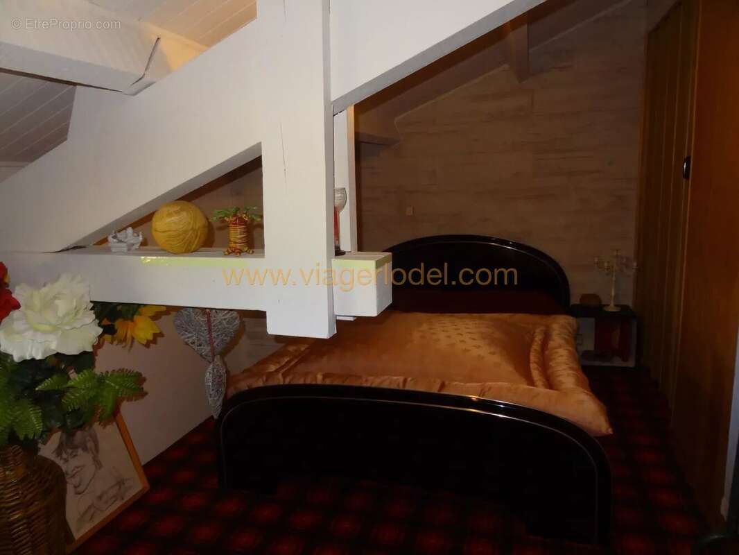 Maison à SAUX-ET-POMAREDE