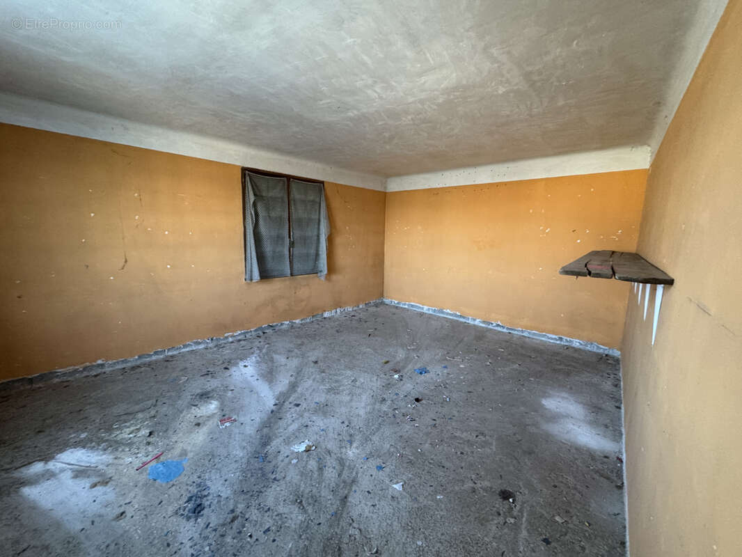 Maison à PERNES-LES-FONTAINES