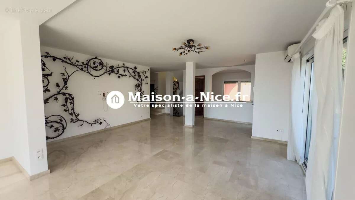 Maison à LA TURBIE
