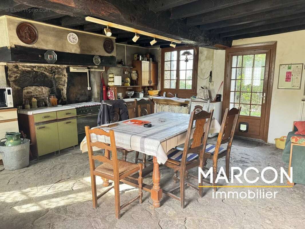Maison à PIONNAT