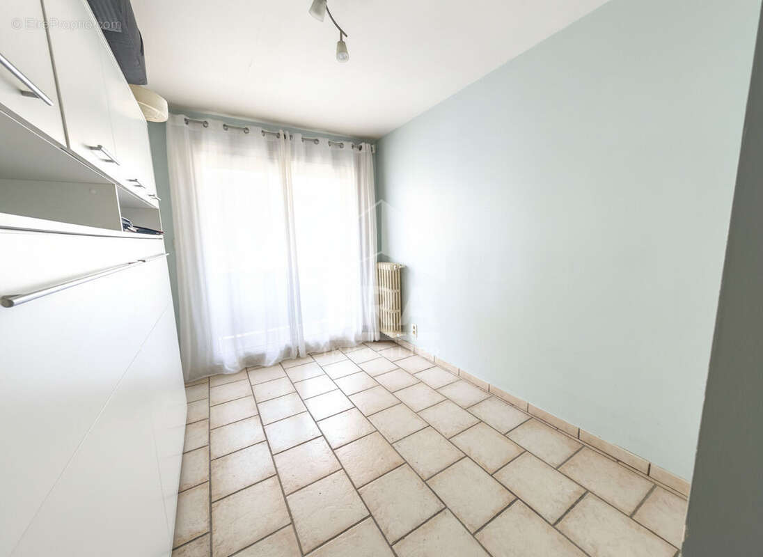 Appartement à MARSEILLE-5E