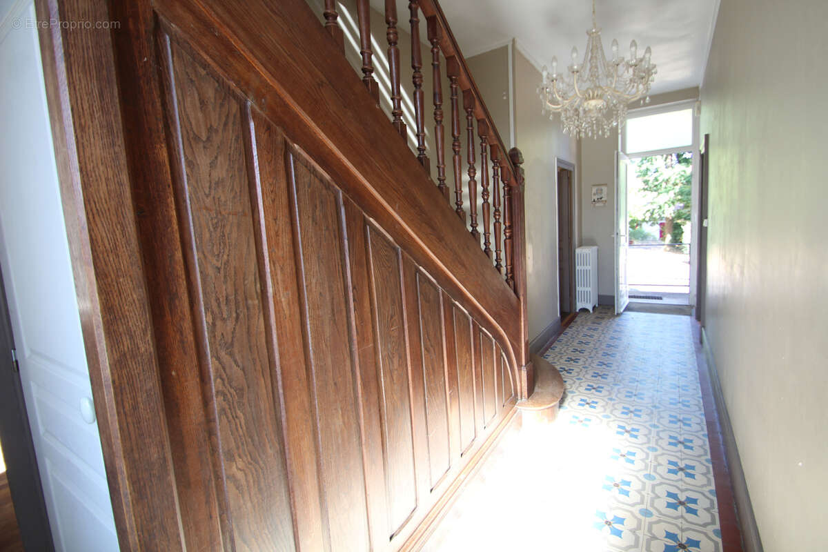 Maison de Bourg à Vendre 3 ou 4 chambres - photo 2