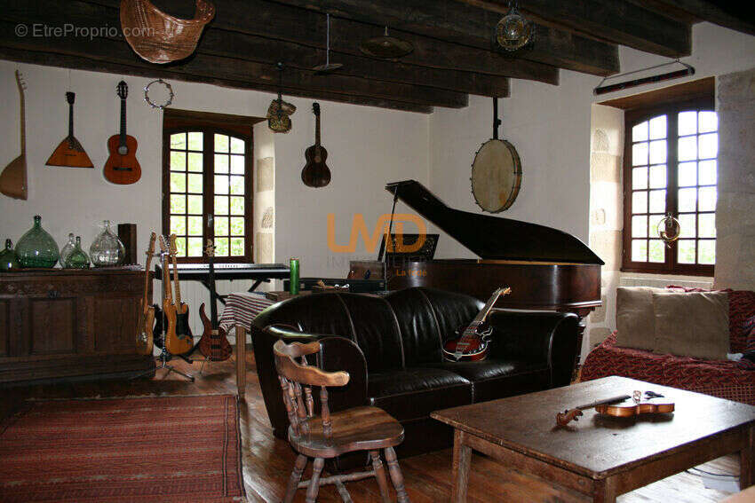 Maison à NAUSSAC