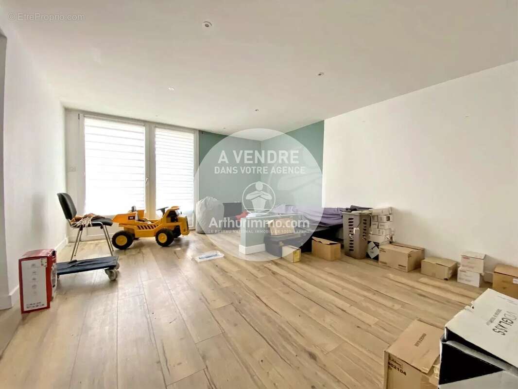 Maison familiale de 5 chambres avec dépendances - photo 8