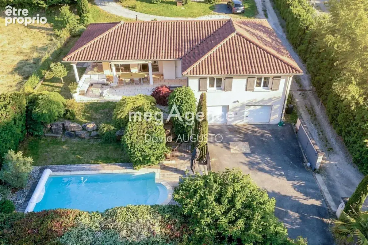 Maison avec vue, piscine chauffée, garage double et terrain de 700m2 - photo 12